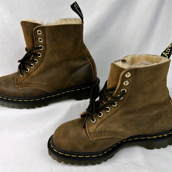 Dr. Martens Brown Leather Fur Lining  Women's Hiking Boots Size 7 - Picture 3 of 10